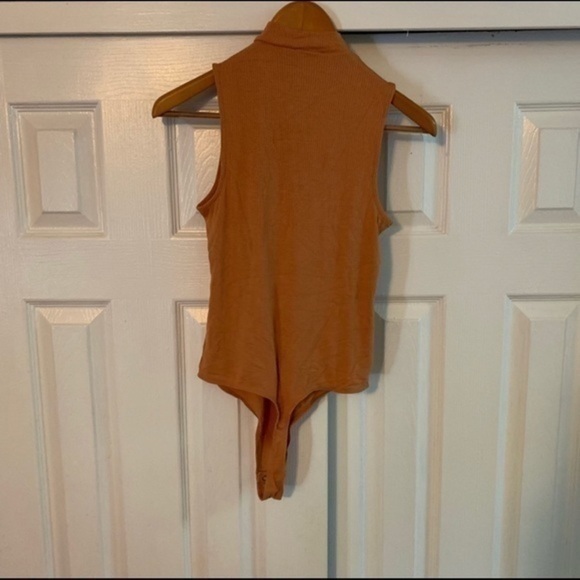 Express Tan Ribbed Mock Neck Thong Body Suit Small - Picture 7 of 7
